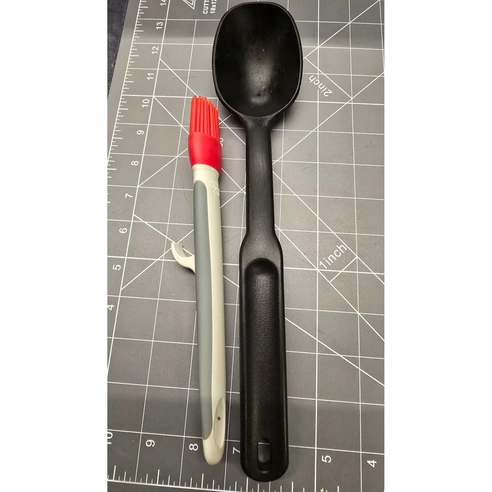 Pampered Chef Silicone Basting Brush and Black Mixing Spoon Kitchen Tool Set